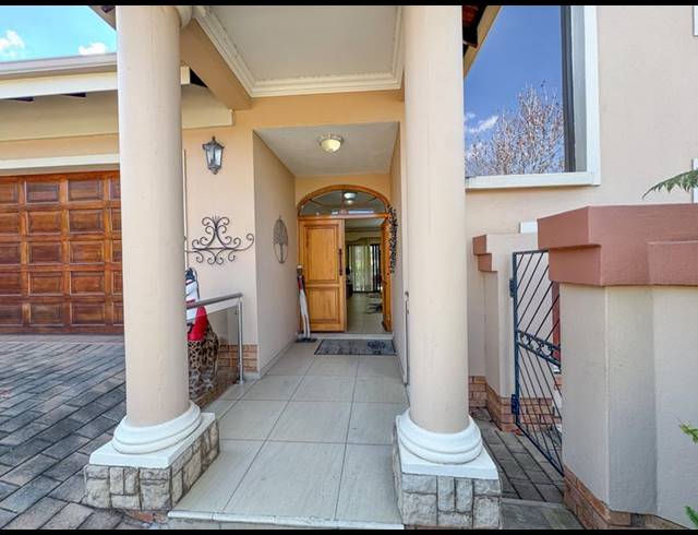 4 BEDROOM HOUSE FOR SALE IN MIDLANDS ESTATE